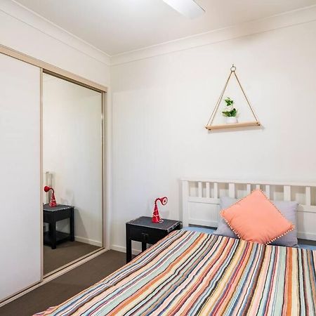 Room With Separate Bath In Shared Homestay Redcliffe Buitenkant foto