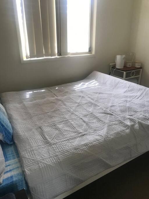 Room With Separate Bath In Shared Homestay Redcliffe Buitenkant foto