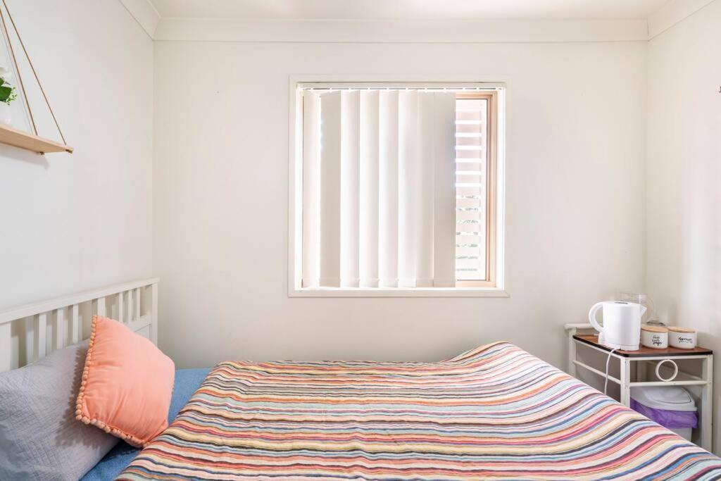 Room With Separate Bath In Shared Homestay Redcliffe Buitenkant foto